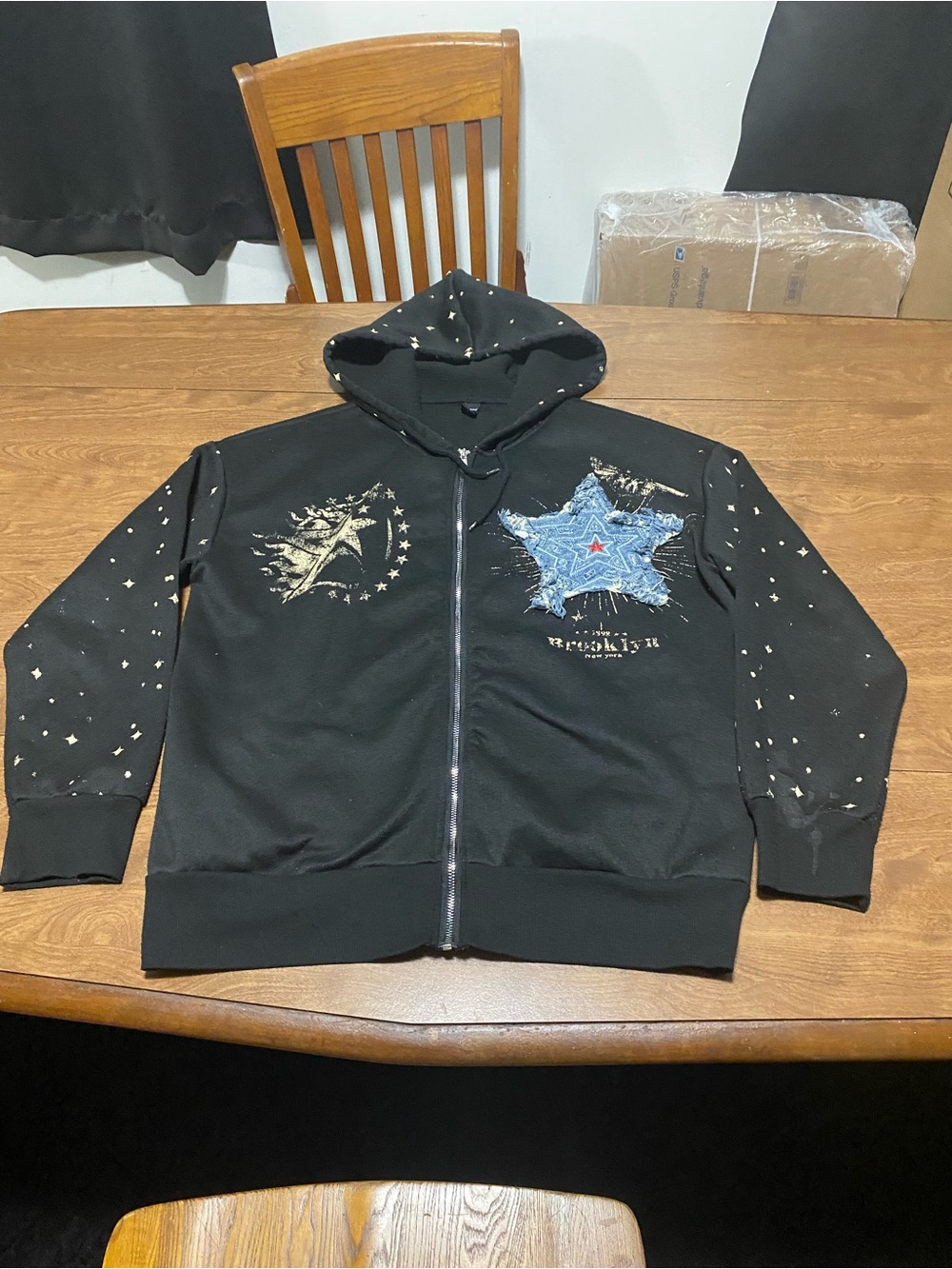 ROMWE Black Hooded Zip-Up Sweatshirt with Blue Star Patch